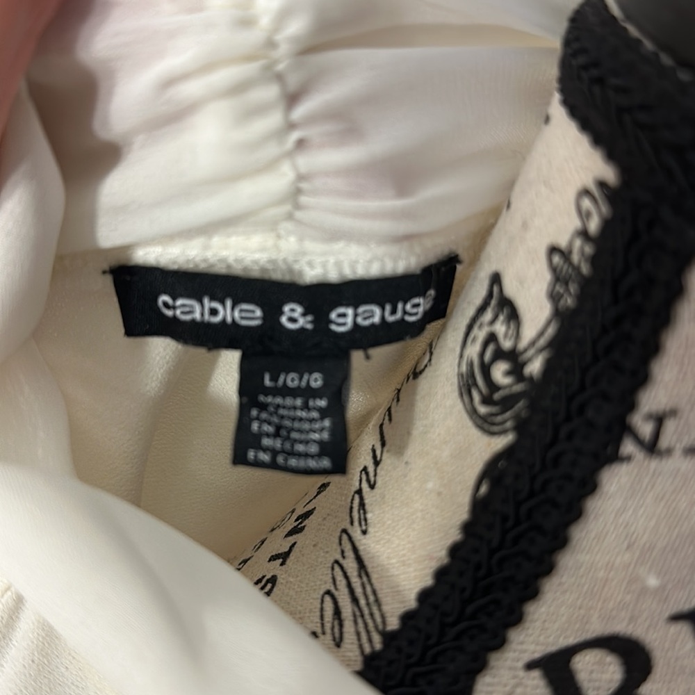 White women’s top - Picture 2 of 2